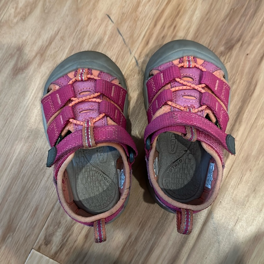 Keen like new Kids' Newport H2 Water Friendly Sandal